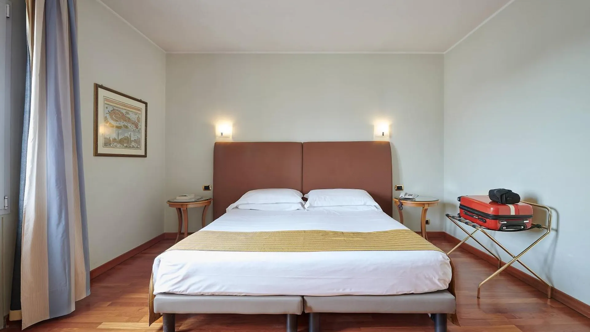 Hotel Plaza Μέστρε 4*,